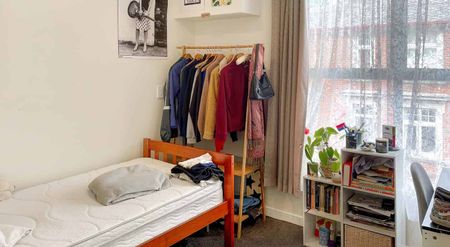 Apartment Living in Aro Valley - Photo 3