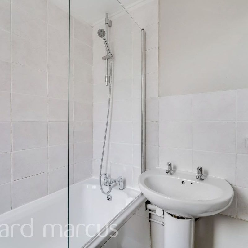 St Benets Grove - Photo 1