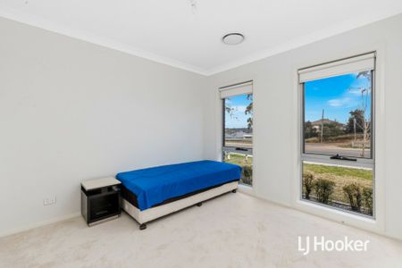 Beautiful 4 Bedroom Home in Great Location! - Photo 4