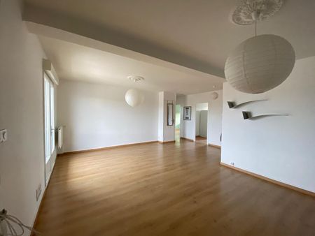 Location Appartement 4 pièces 66m² VALENCE 26000 - Photo 2