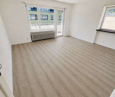 4-Zimmerwohnung mit Balkon / 4. OG mit Lift - Foto 2