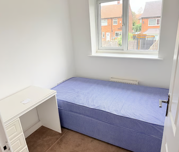 1 bedroom in a house share to rent - Photo 3