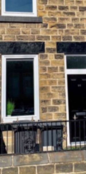 A lovely, well-kept 5-bed professional HMO in Barnsley town centre. Room 1 - Photo 2