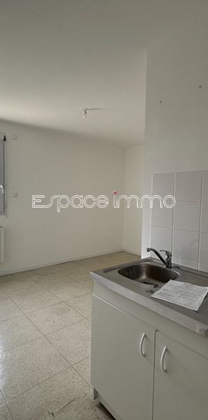Location Appartement 1 pièce 18m² LE GRAND QUEVILLY 76120 - Photo 1