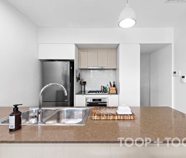 Stylish and Convenient Townhouse - Photo 2