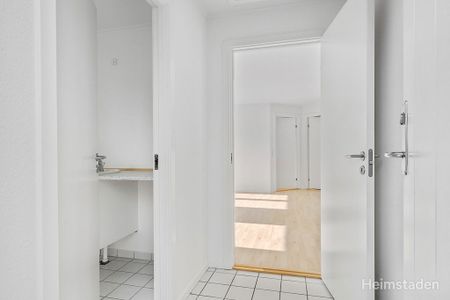 Attraktivt 1-plans rækkehus i Holluf Pile med egen have og parkering - Photo 5