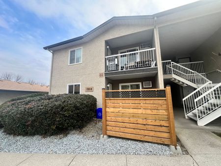 2 bed/2 bath Townhouse in Lower Mission - Photo 5