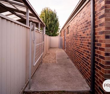 COMFORTABLE HOME IN PRIME LOCATION - Photo 6