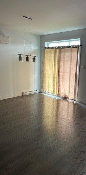 2 CHAMBRES À COUCHER, 1 SALLE DE BAIN APPARTEMENT - Photo 1