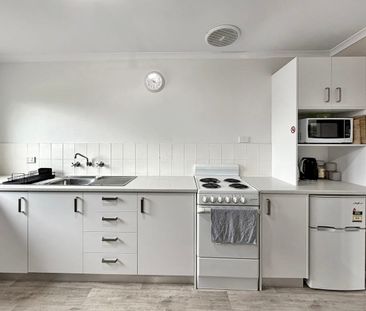 Fully Furnished & Ready to Move In – Convenient Central Living - Photo 3