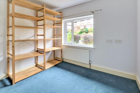 2 bedroom end of terrace house to rent - Photo 2