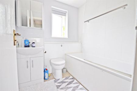 2 bedroom terraced house to rent - Photo 5