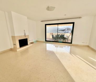 Spectacular Duplex Penthouse in Capanes del Golf, Benahavis - Photo 2