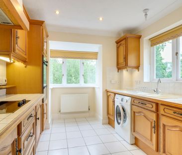 2 bedroom apartment to rent St. Charles Place, Weybridge, Surrey, KT13 - Photo 4