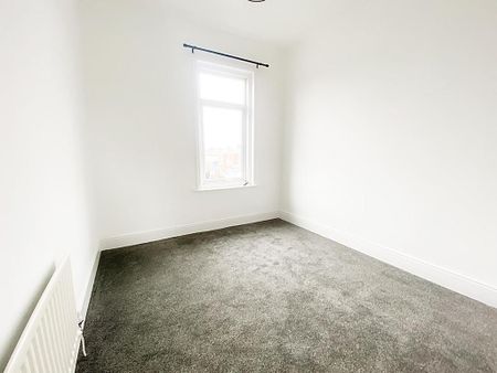 3 bedroom apartment to rent - Photo 2