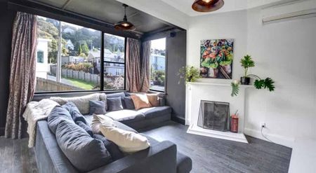 Spacious home in St Clair, walk to the beach - Photo 3