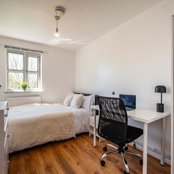 6 bedroom house to rent - Photo 1