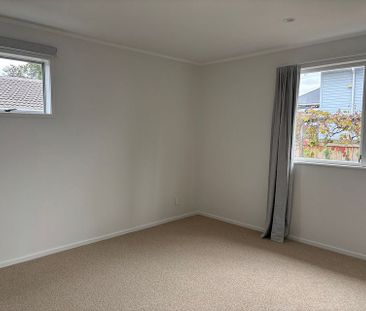 Modern Mt Albert Home – Newly Renovated! - Photo 6