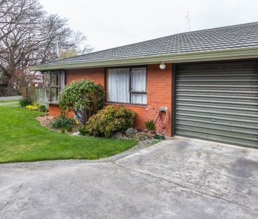 Lovely Townhouse in a Fantastic Location - Photo 2