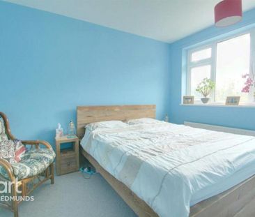 3 bedroom end of terrace house to rent - Photo 3