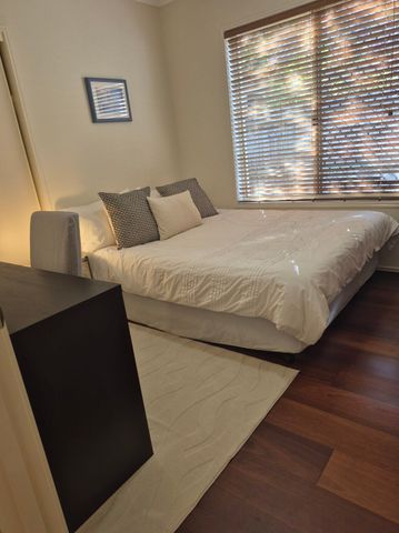 Furnished bedrooms near Griffith university available - Photo 2