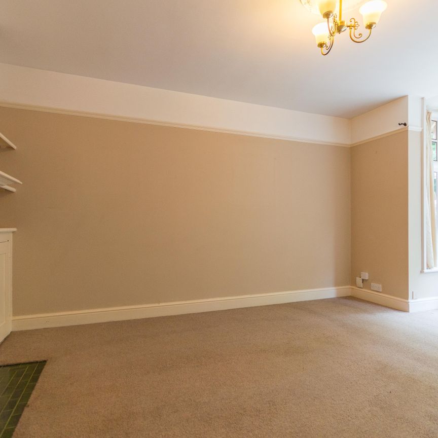 Salisbury, ., Wiltshire - Photo 1