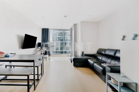 1 Bedroom 1 Bathroom - Photo 3