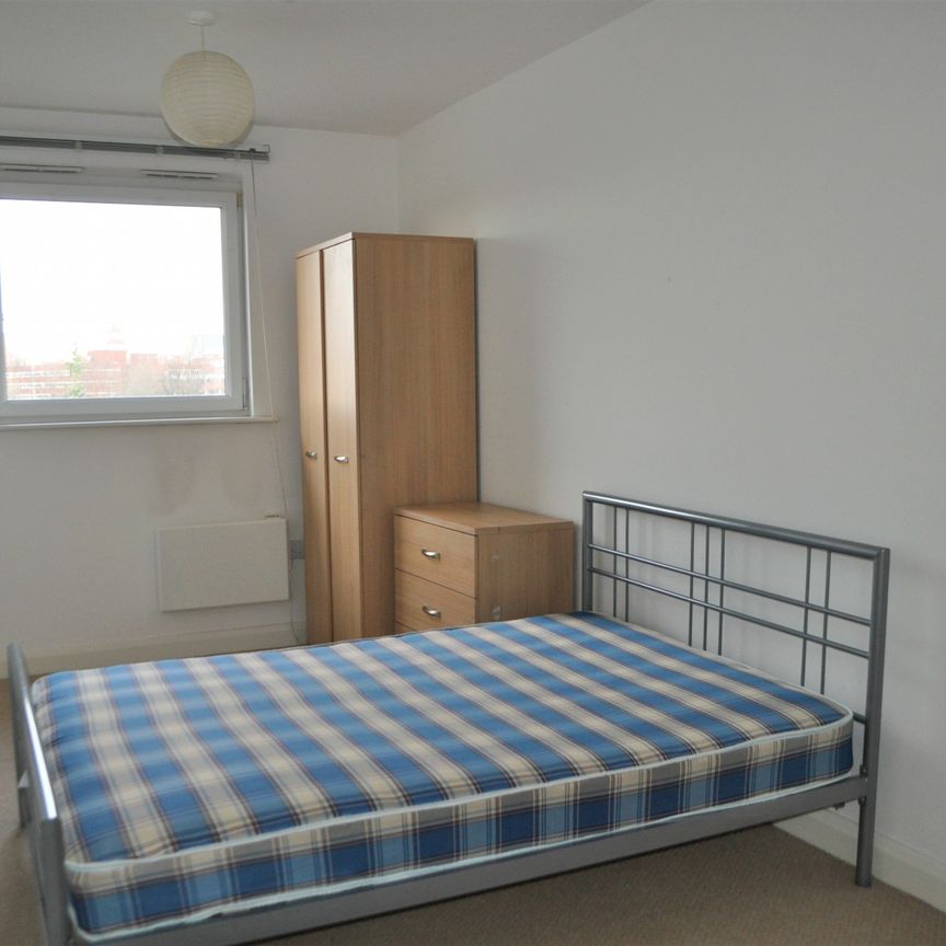 99, Denmark Road, SALFORD - Photo 1