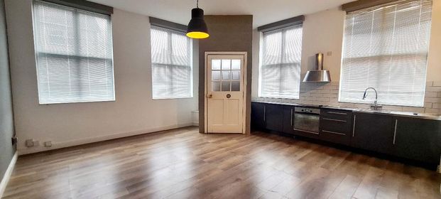 2 bedroom flat to rent - Photo 1