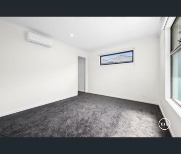 2/140 Bolton Street, Eltham, Vic 3095 - Photo 1