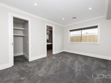 95 Claret Ash Boulevard, MELTON WEST - Photo 5