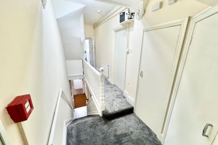 Kingsthorpe Grove - Photo 4