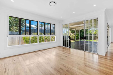 5 Kapala Street, Southport QLD 4215 - House For Rent | Domain - Photo 3