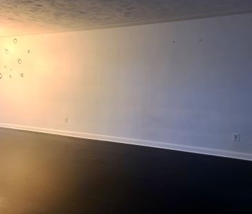 For Lease - 2221 Ghent Avenue, Burlington, Ontario - Photo 1