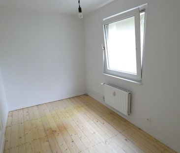 Modernisierte Wohnung mit großem Balkon - Photo 3