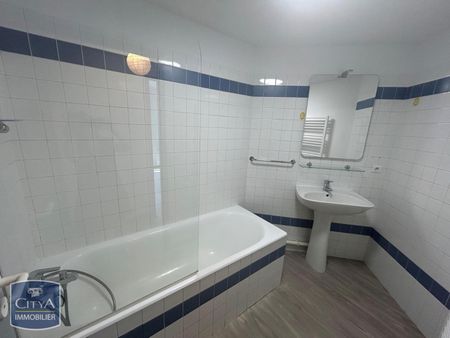 Location Appartement 4 pièces 112m² CHATEAUROUX 36000 - Photo 4