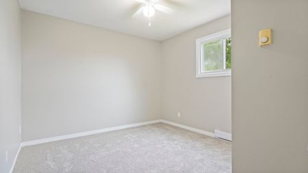 For Lease - 994 Colborne Street, Brantford, Ontario - Photo 3