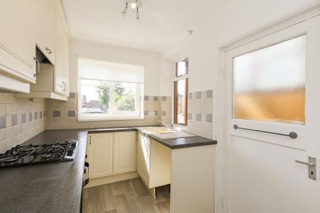 2 bedroom terraced house to rent - Photo 2