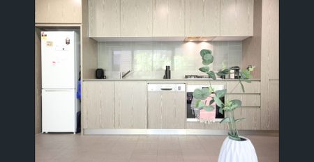 "Comfortable Inner-city living" - Photo 3