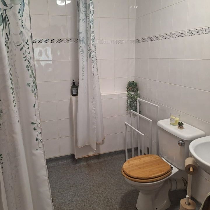 2 Bed Flat, Tinwald Path, G52 - Photo 1