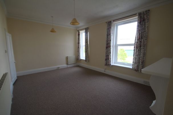 1 bedroom Flat - Photo 1