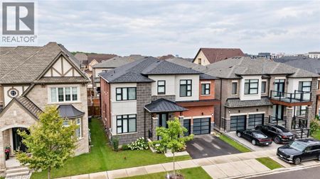 3313 SUNNINGDALE Gardens, Oakville, Ontario, L6M5K5 - Photo 2