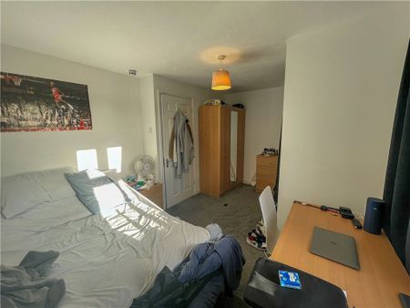 Nightingale Shott, Egham, Surrey, TW20 9SX - Photo 4