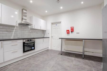 1 bedroom in a house share to rent - Photo 3