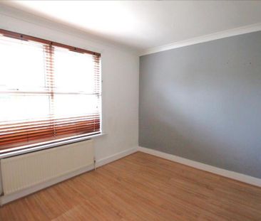 4 bedroom terraced house to rent - Photo 4