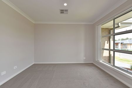 Pefect Family Home - Photo 5