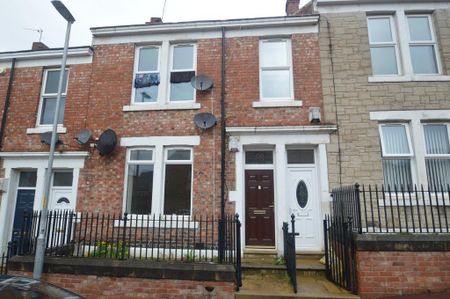 2 bedroom ground floor flat to rent - Photo 3