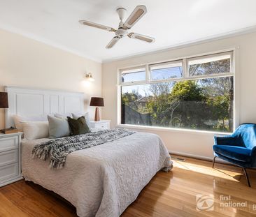 5-Bedroom Family Home in a Peaceful Glen Waverley Cul-de-Sac - Photo 1