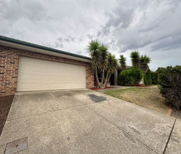 12 Unwin Avenue, Jerrabomberra - Photo 2