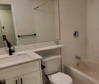 1-Bedroom Apartment-Newly Renovated - Photo 4